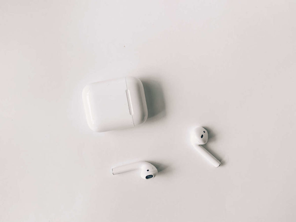 apple free airpod offer students